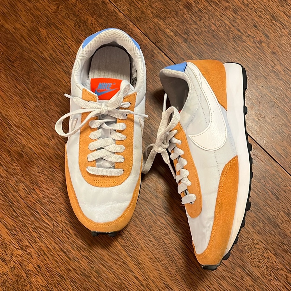 Nike Daybreak 'grey orange trance' kids size 5